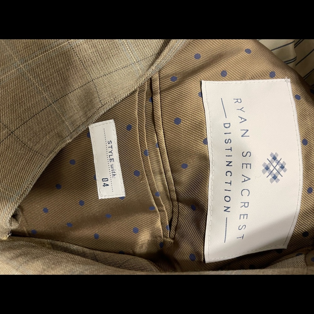 Ryan Seacrest Distinction jacket - Picture 5 of 6